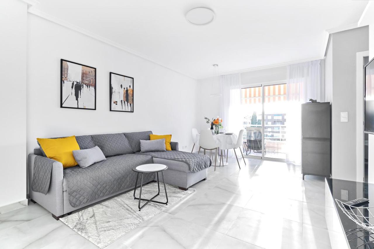 Lovely Sunny Apartment With Shared Pool And Private Parking トレビエハ エクステリア 写真