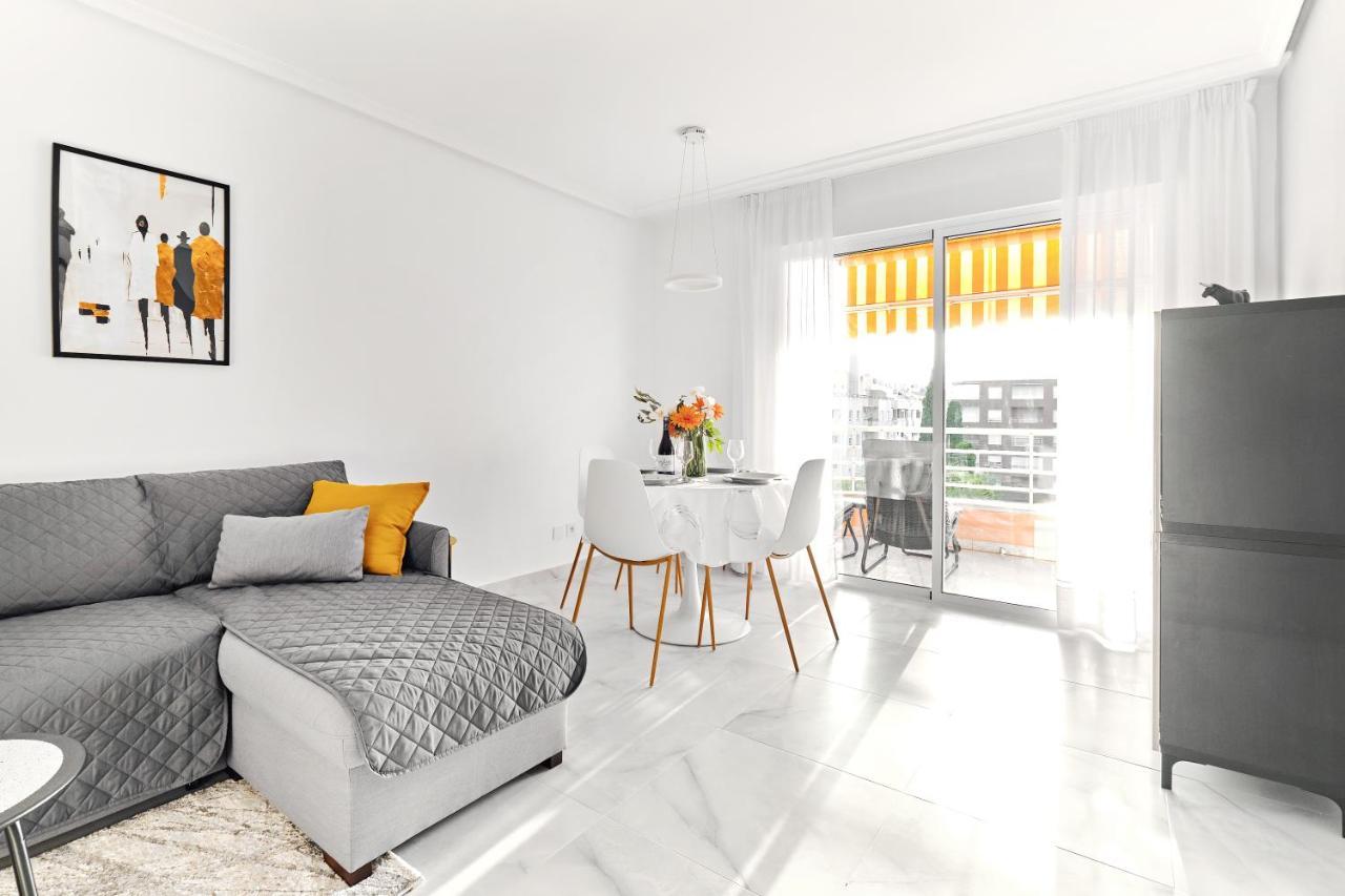Lovely Sunny Apartment With Shared Pool And Private Parking トレビエハ エクステリア 写真