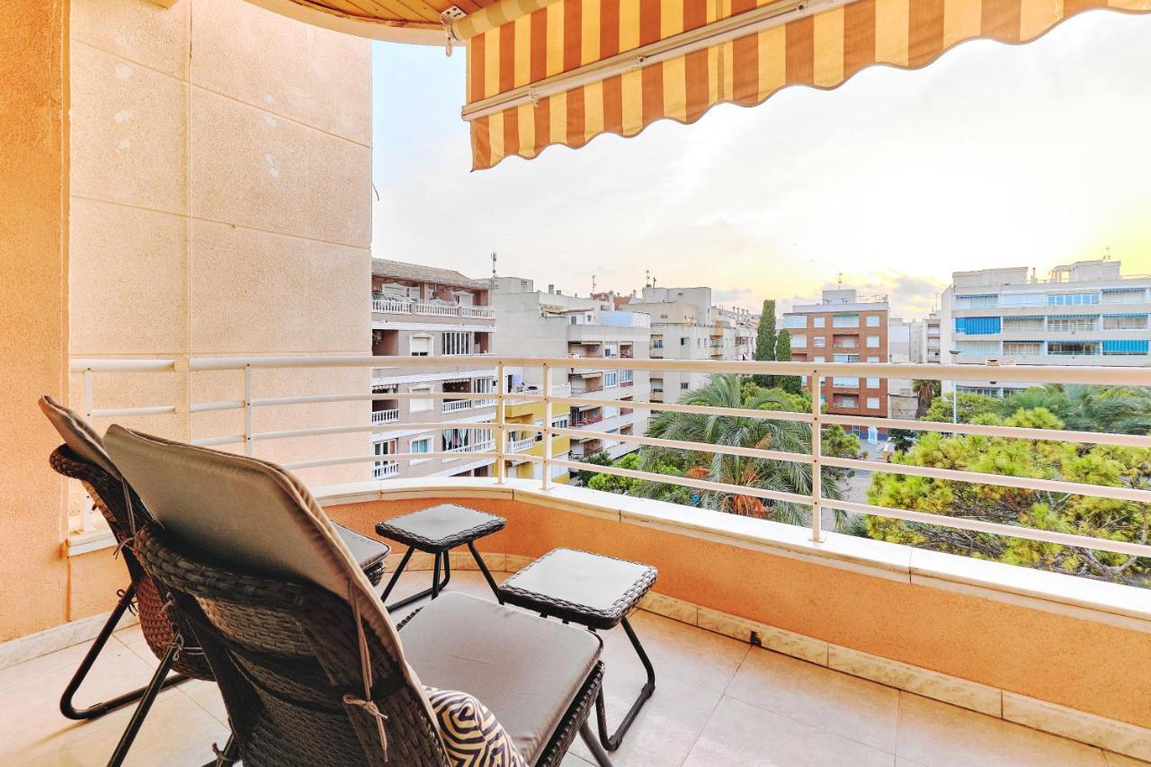 Lovely Sunny Apartment With Shared Pool And Private Parking トレビエハ エクステリア 写真