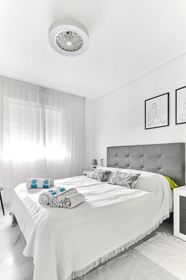 Lovely Sunny Apartment With Shared Pool And Private Parking トレビエハ エクステリア 写真