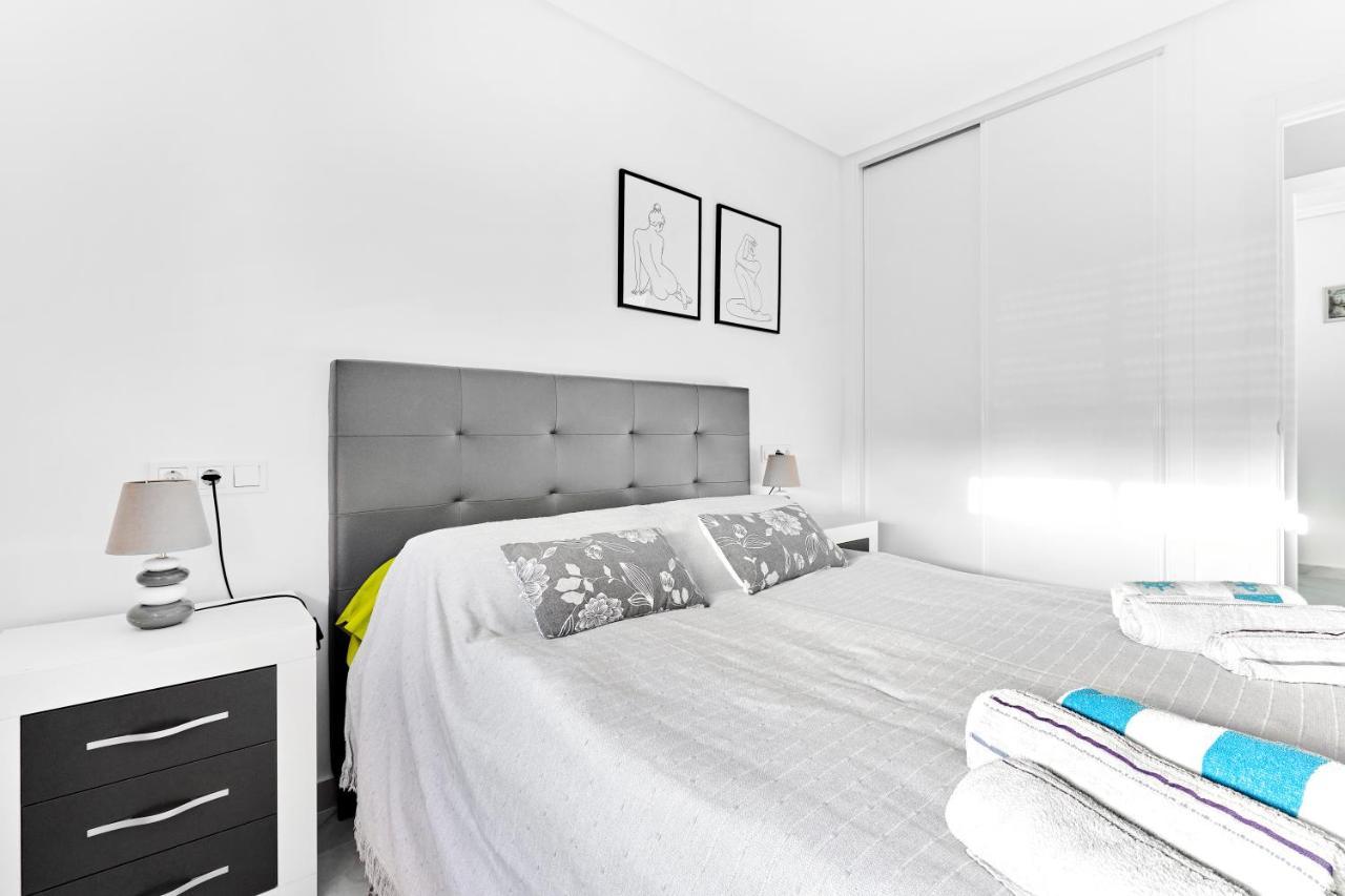 Lovely Sunny Apartment With Shared Pool And Private Parking トレビエハ エクステリア 写真