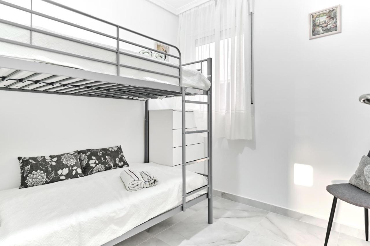 Lovely Sunny Apartment With Shared Pool And Private Parking トレビエハ エクステリア 写真